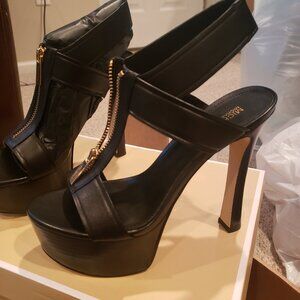 Kors Berkley High Platform Leather Sandals 7.5